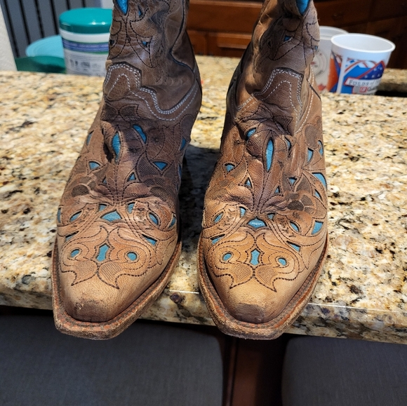 Corral Cutout Design Boots - Picture 8 of 12